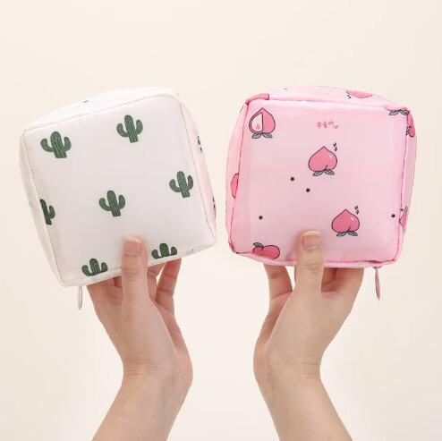 1pc Chic Cartoon Tampon or Cosmetic Storage Bag, Portable and Spacious Sanitary Napkin Organizer , Ideal for Travel